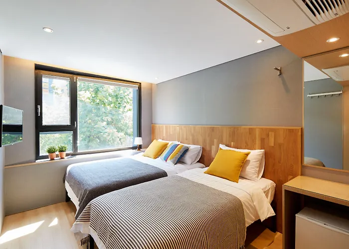 Cleo Hongdae Hostel