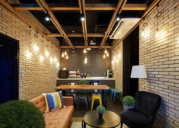 Cleo Hongdae Hostel