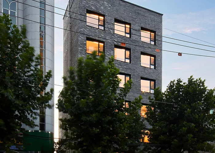 Cleo Hongdae Hostel *